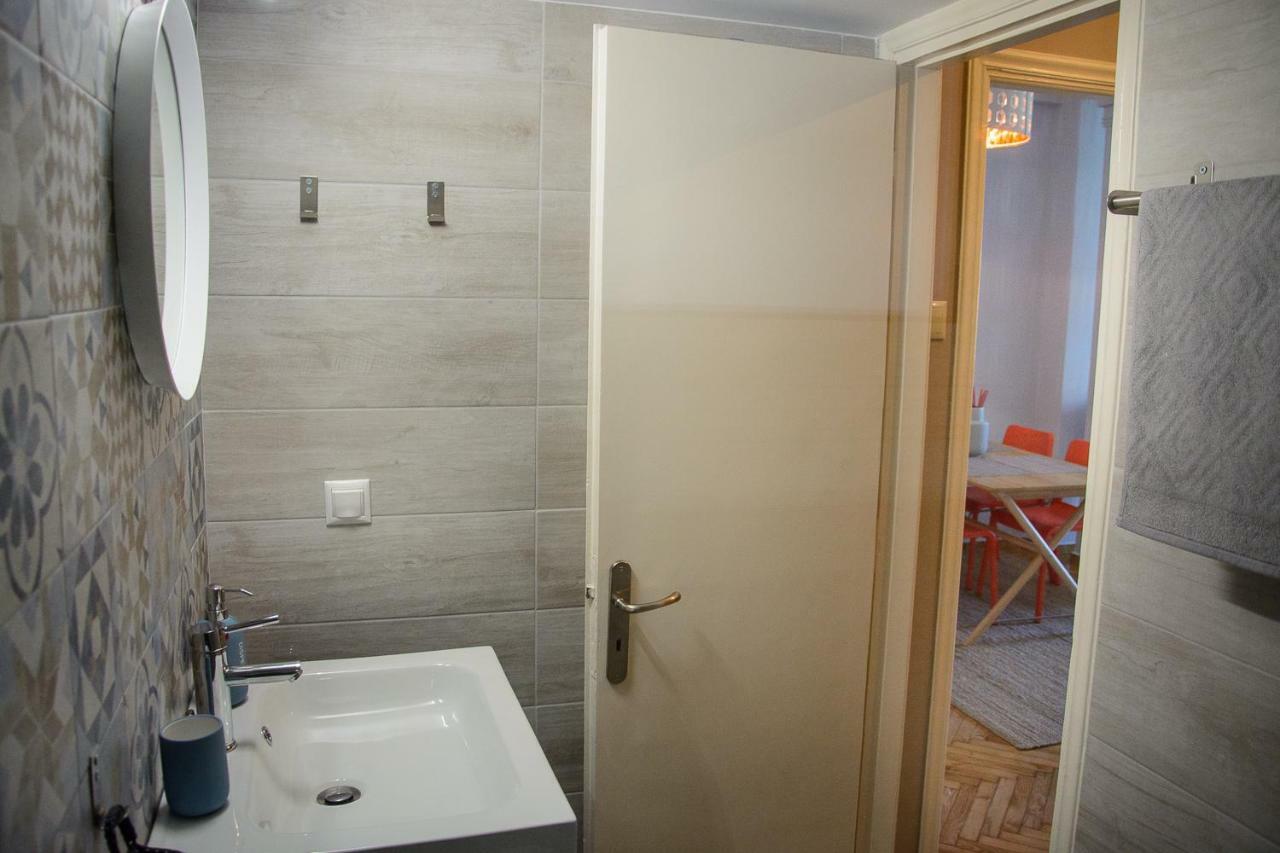 Fully Renovated And Relaxing Apartment Athens Ngoại thất bức ảnh